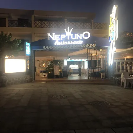 Max Neptuno 1st Line Ocean View Apartment